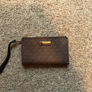 Michael Khors Wristlet Wallet